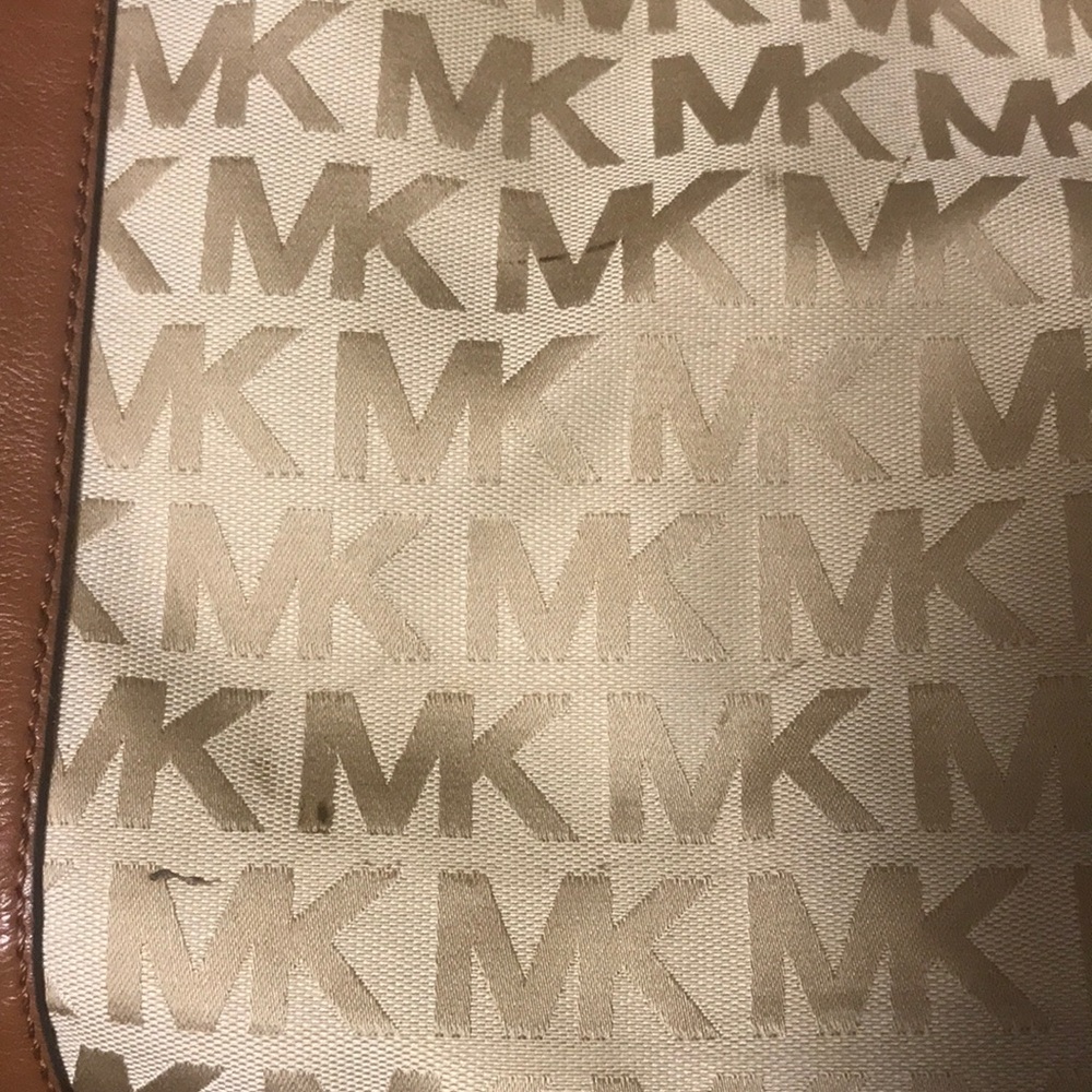 MK Purse - Picture 8 of 8